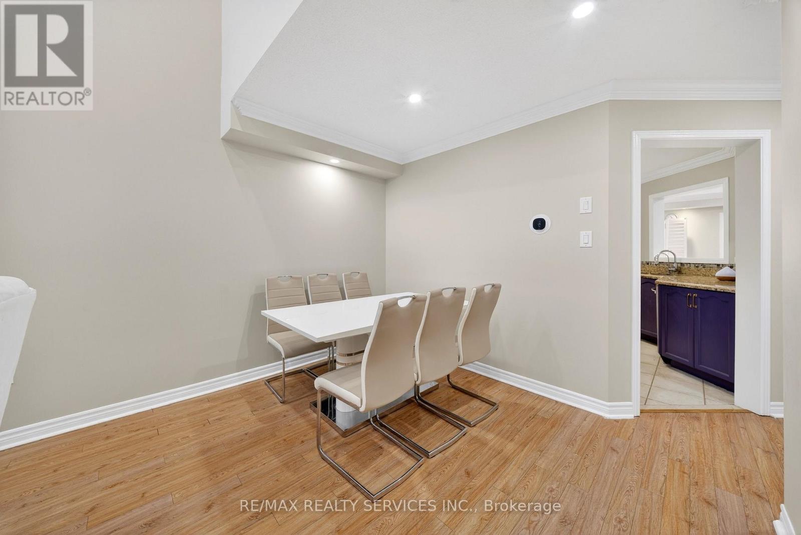 63 Irene Crescent, Brampton, Ontario  L7A 3E9 - Photo 8 - W12894904