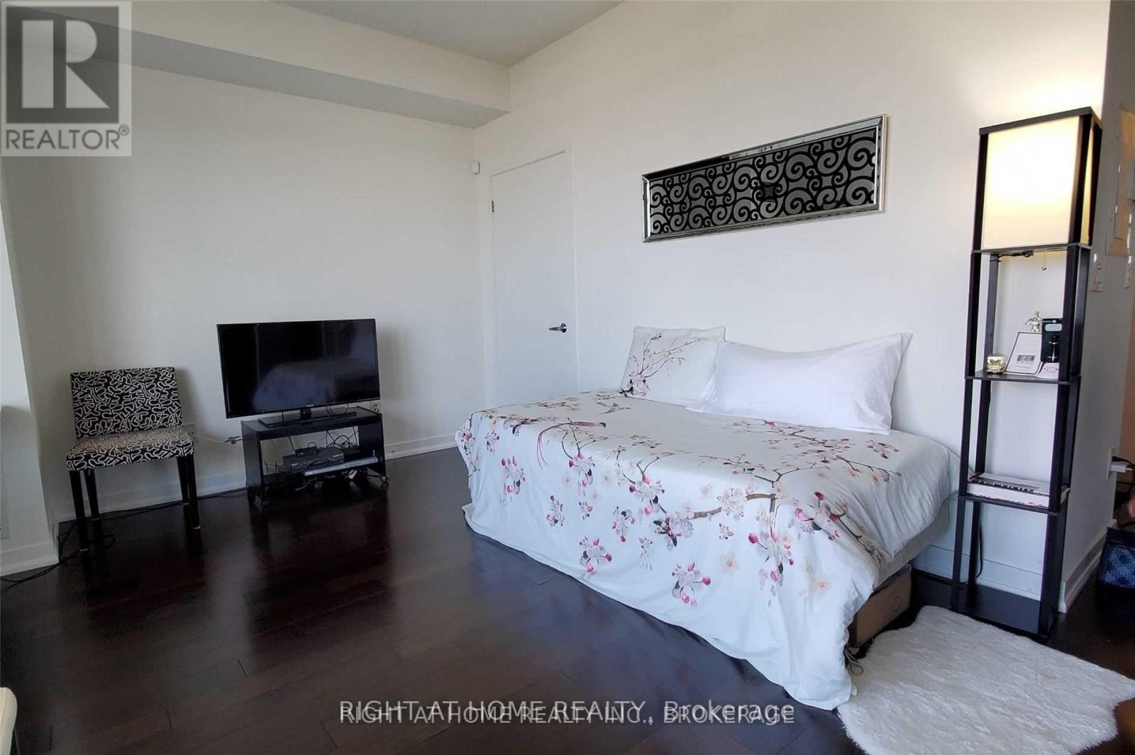 801 - 360 Square One Drive, Mississauga, Ontario  L5B 0G7 - Photo 3 - W12894952