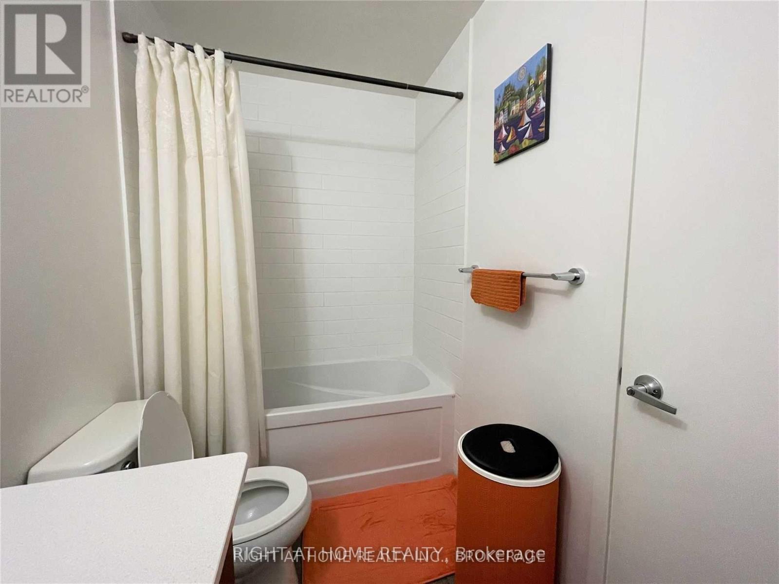 801 - 360 Square One Drive, Mississauga, Ontario  L5B 0G7 - Photo 9 - W12894952