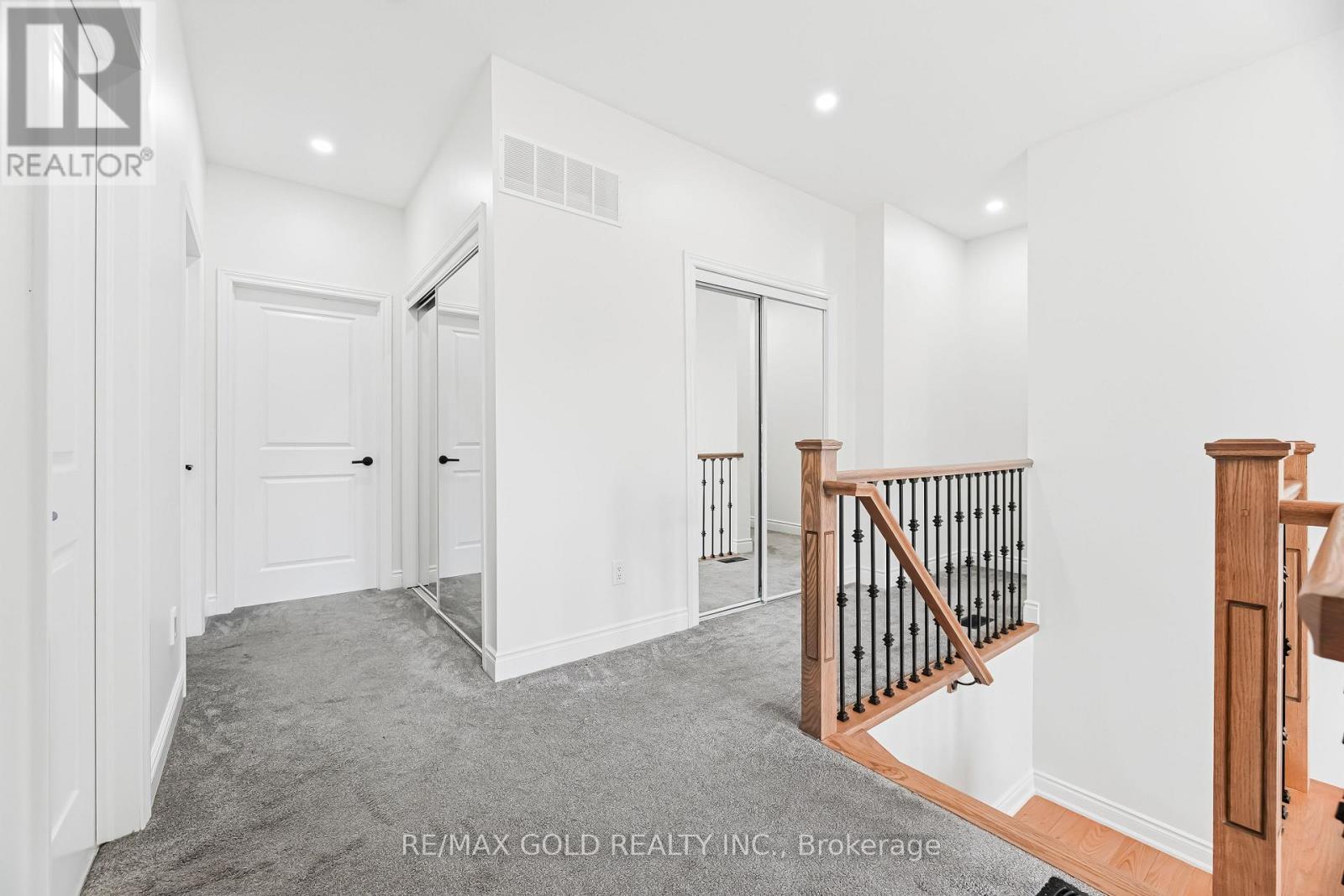 70 Mccraney Street W, Oakville, Ontario  L6H 1H4 - Photo 13 - W12894966