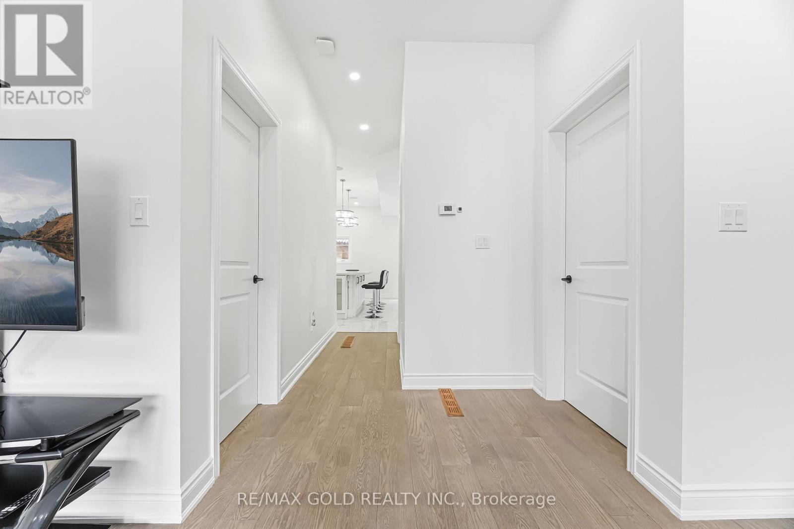 70 Mccraney Street W, Oakville, Ontario  L6H 1H4 - Photo 29 - W12894966