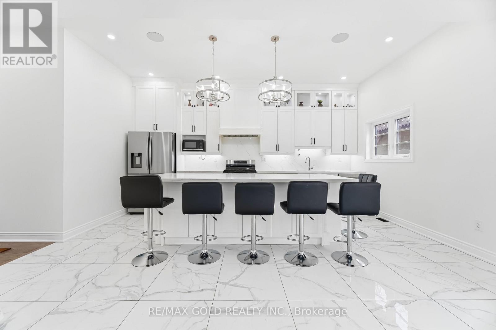 70 Mccraney Street W, Oakville, Ontario  L6H 1H4 - Photo 31 - W12894966