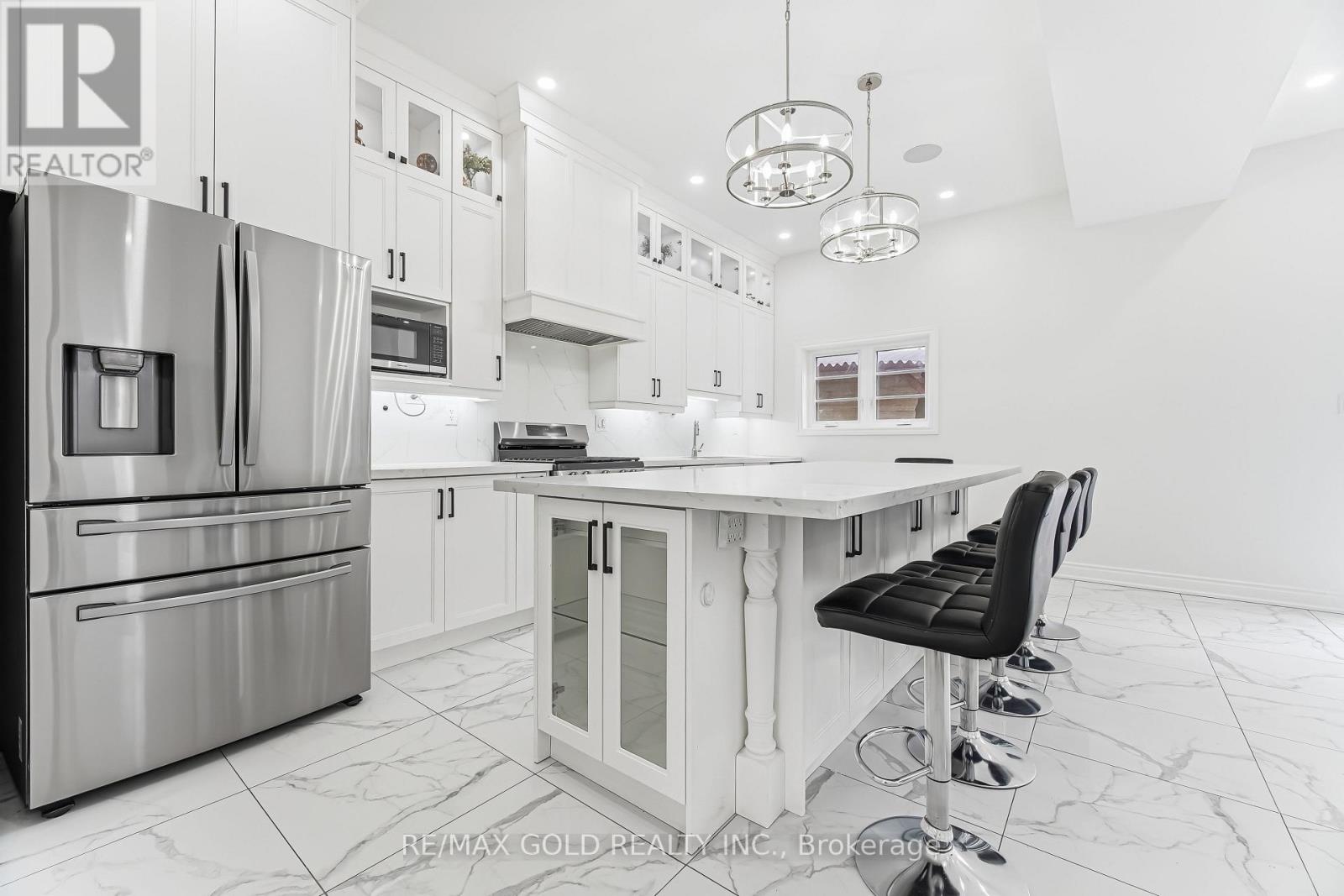 70 Mccraney Street W, Oakville, Ontario  L6H 1H4 - Photo 32 - W12894966