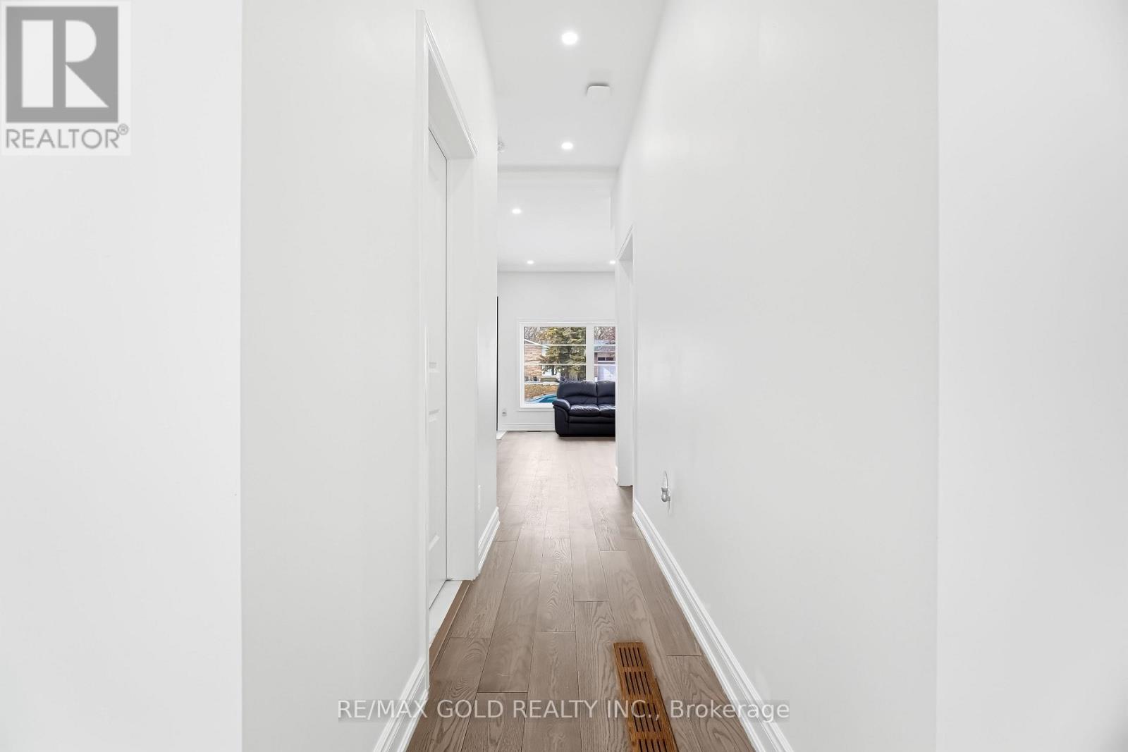 70 Mccraney Street W, Oakville, Ontario  L6H 1H4 - Photo 40 - W12894966