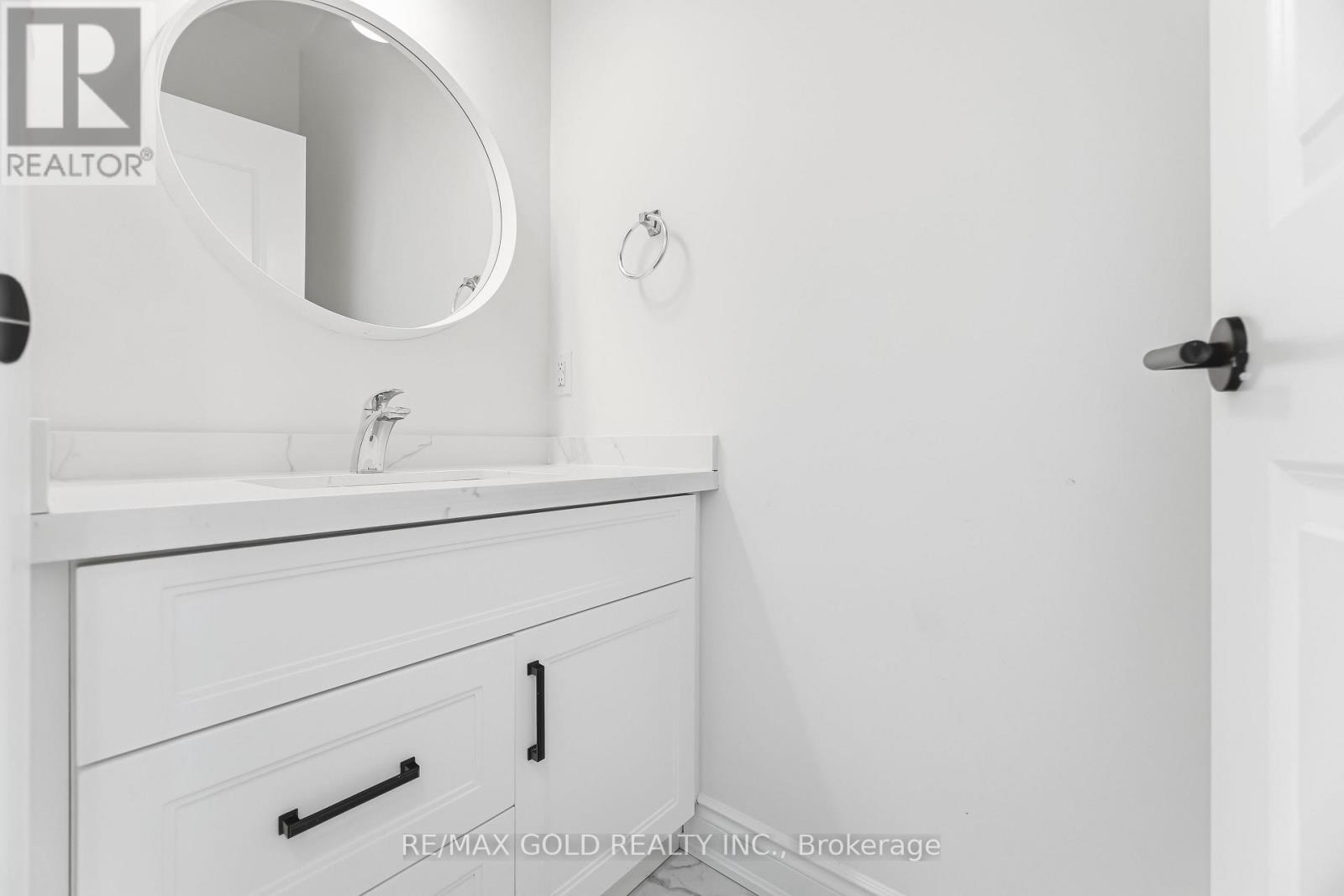 70 Mccraney Street W, Oakville, Ontario  L6H 1H4 - Photo 42 - W12894966