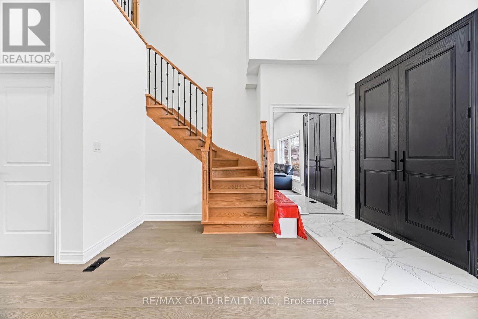 70 Mccraney Street W, Oakville, Ontario  L6H 1H4 - Photo 45 - W12894966