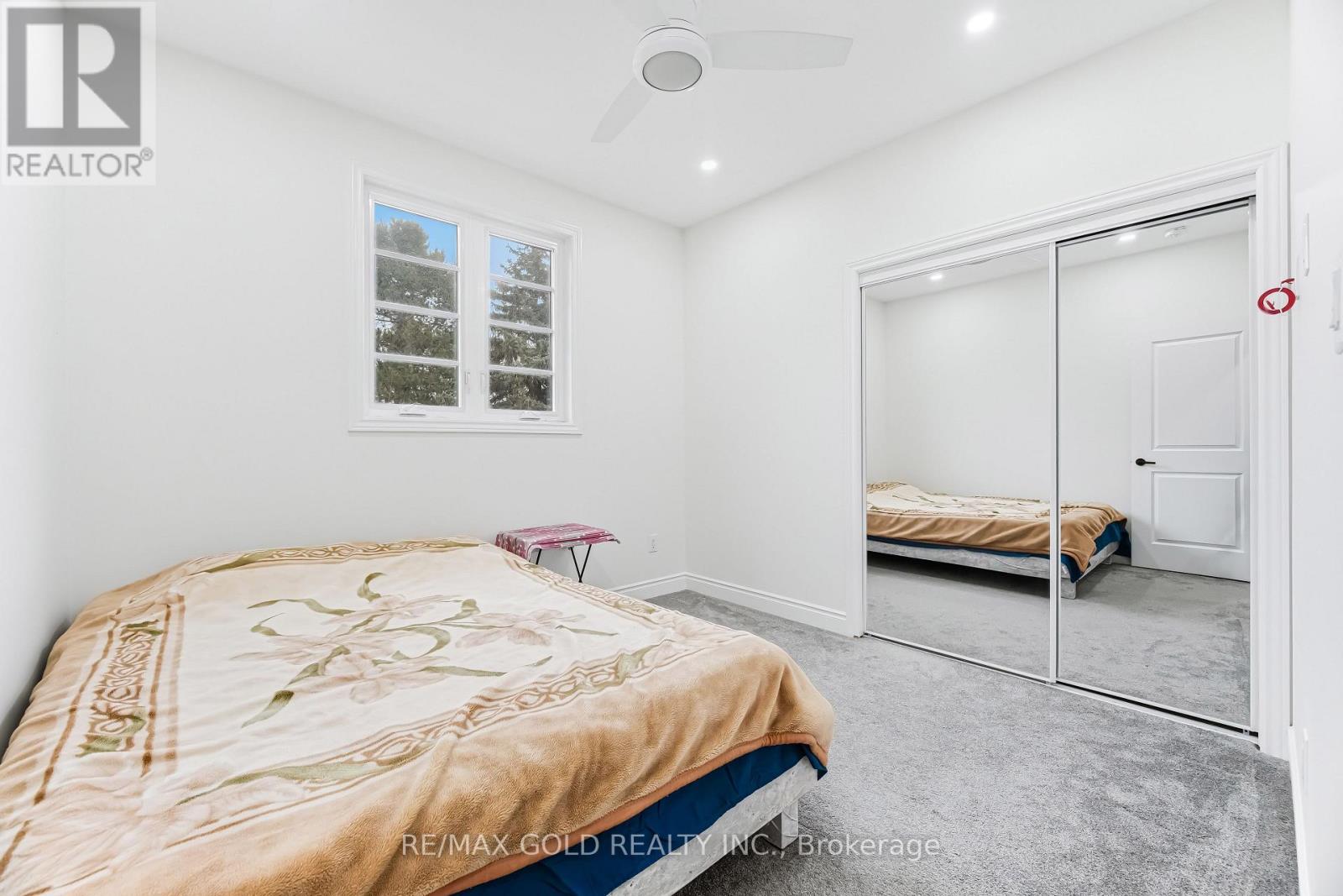 70 Mccraney Street W, Oakville, Ontario  L6H 1H4 - Photo 5 - W12894966