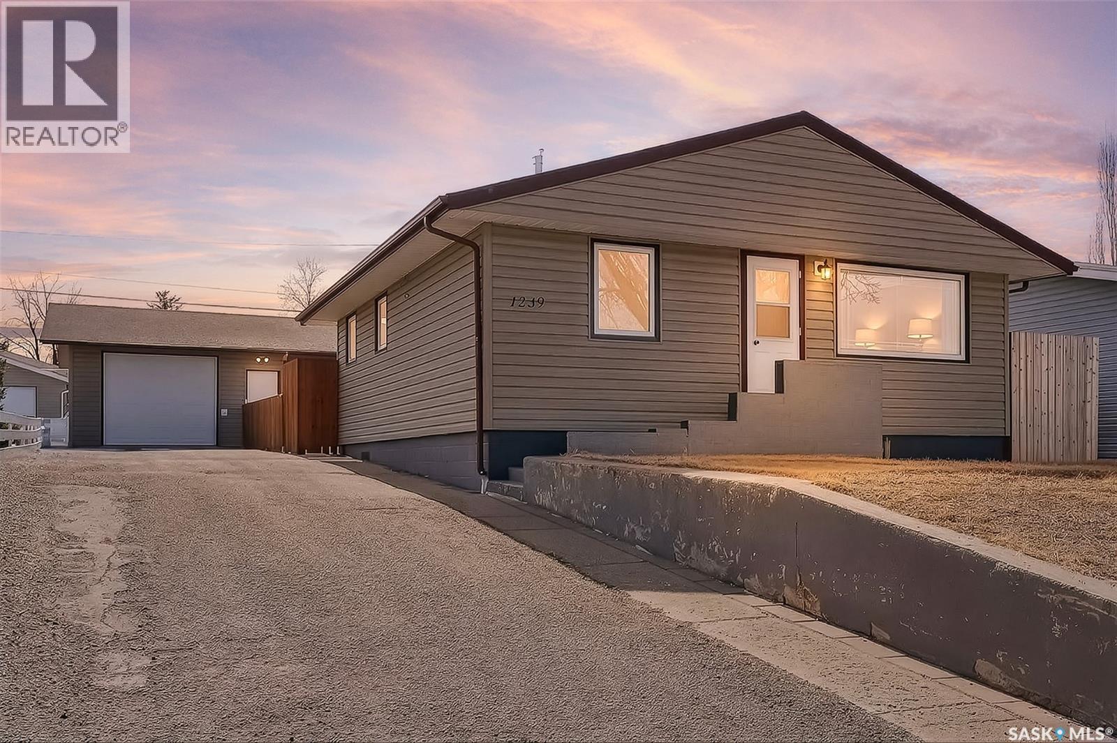 1239 Duffield STREET W, moose jaw, Saskatchewan