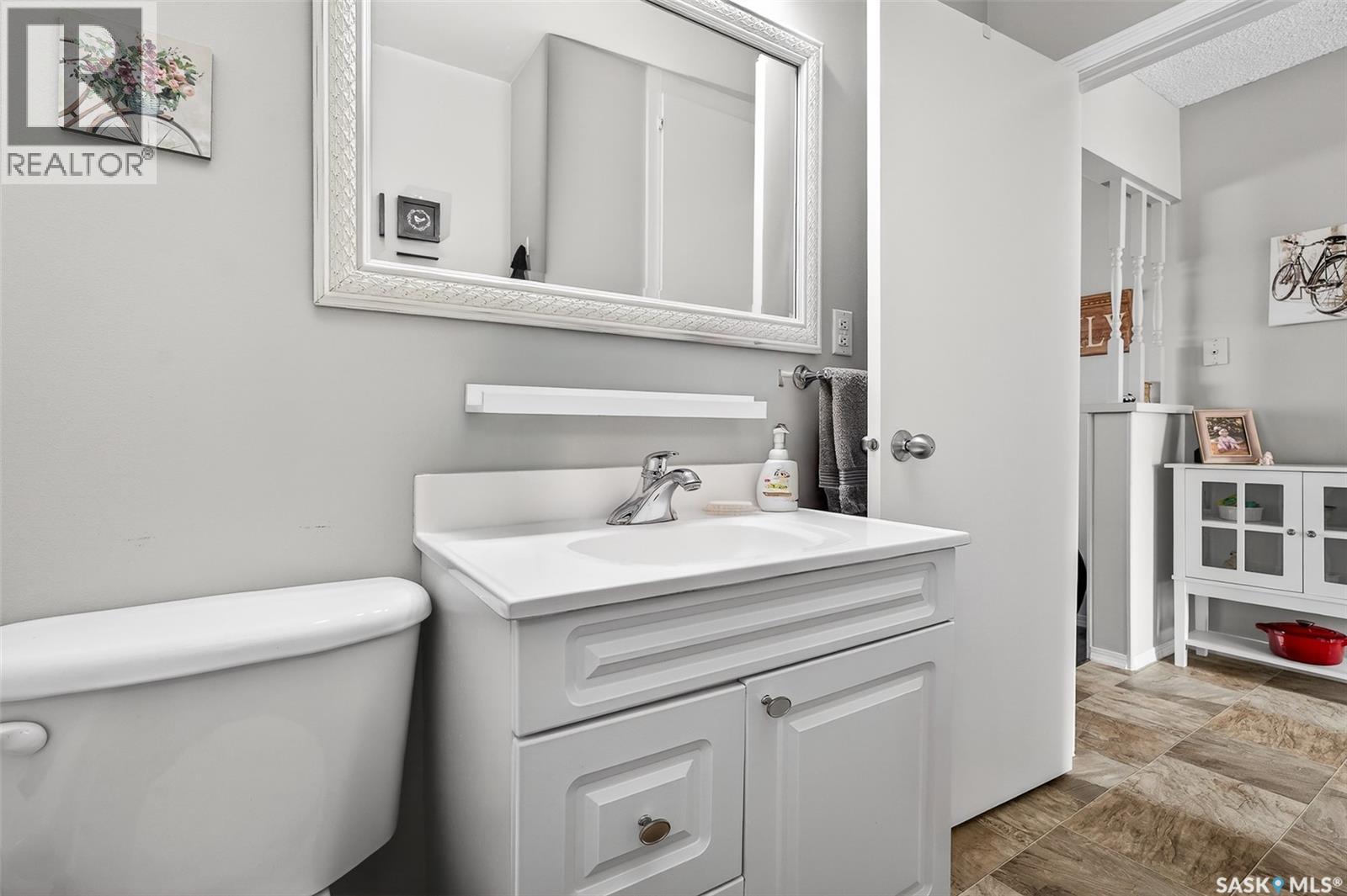 1239 Duffield Street W, Moose Jaw, Saskatchewan  S6H 5K2 - Photo 19 - SK030649