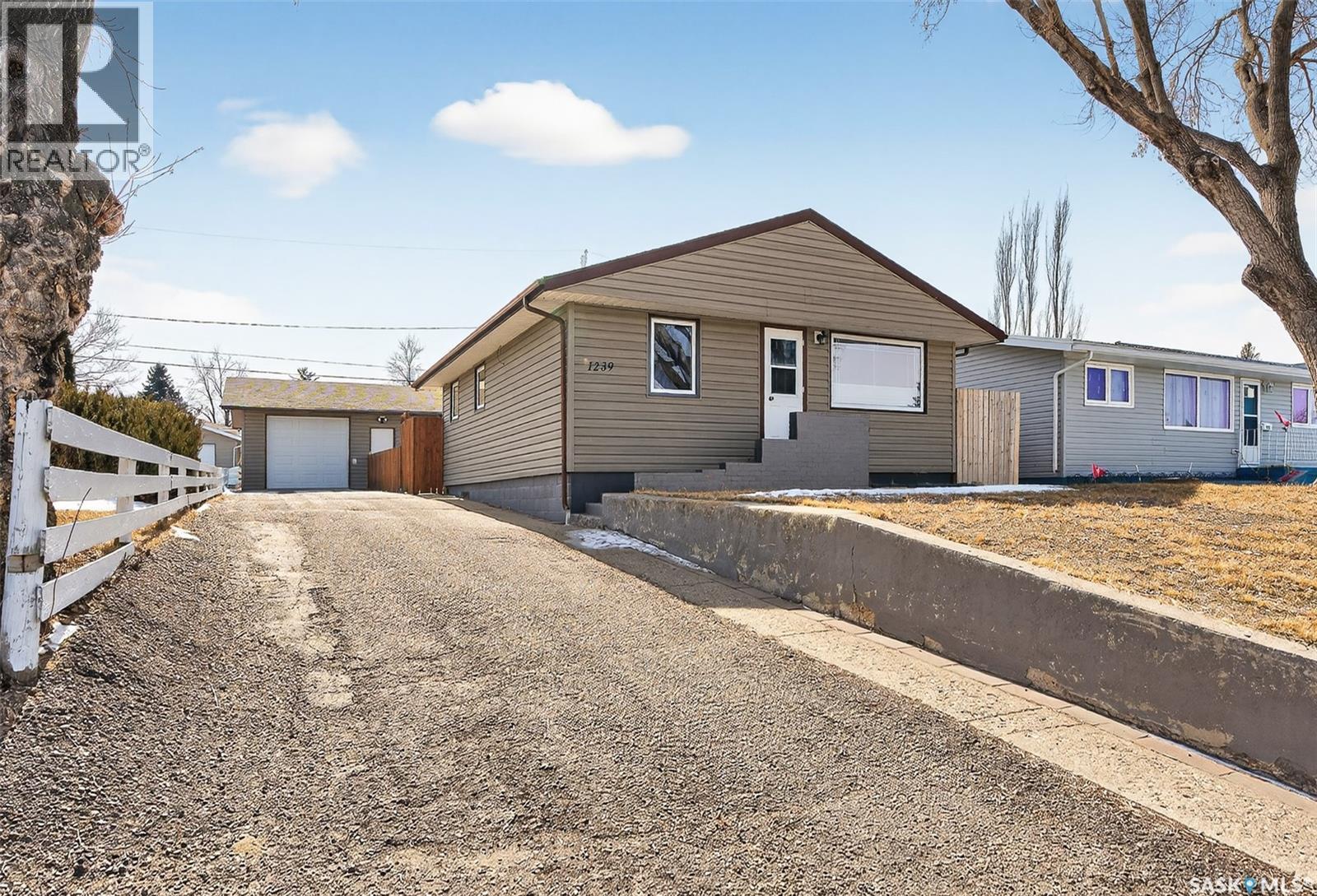 1239 Duffield Street W, Moose Jaw, Saskatchewan  S6H 5K2 - Photo 38 - SK030649