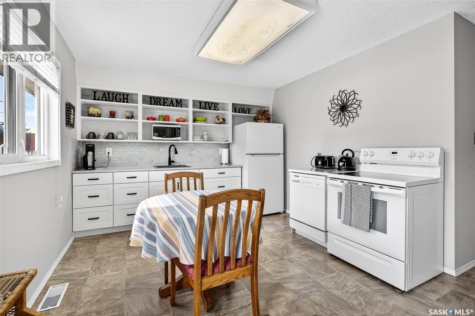 1239 Duffield Street W, Moose Jaw, Saskatchewan  S6H 5K2 - Photo 9 - SK030649