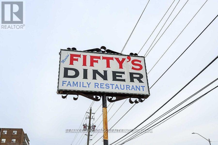 931 Queenston Road, Hamilton, Ontario  L8G 1B8 - Photo 2 - X12894696