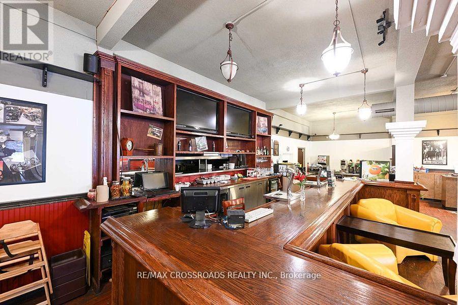 931 Queenston Road, Hamilton, Ontario  L8G 1B8 - Photo 5 - X12894696