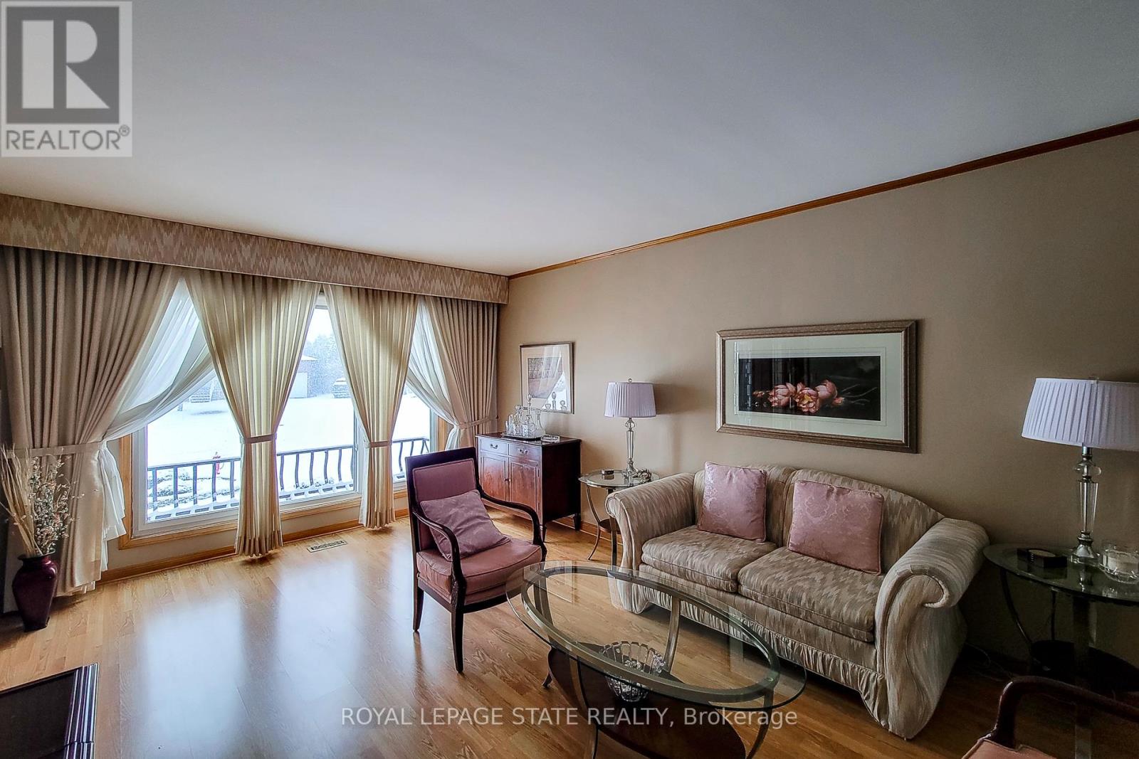 52 Elena Court, Hamilton, Ontario  L9C 7P7 - Photo 12 - X12894724