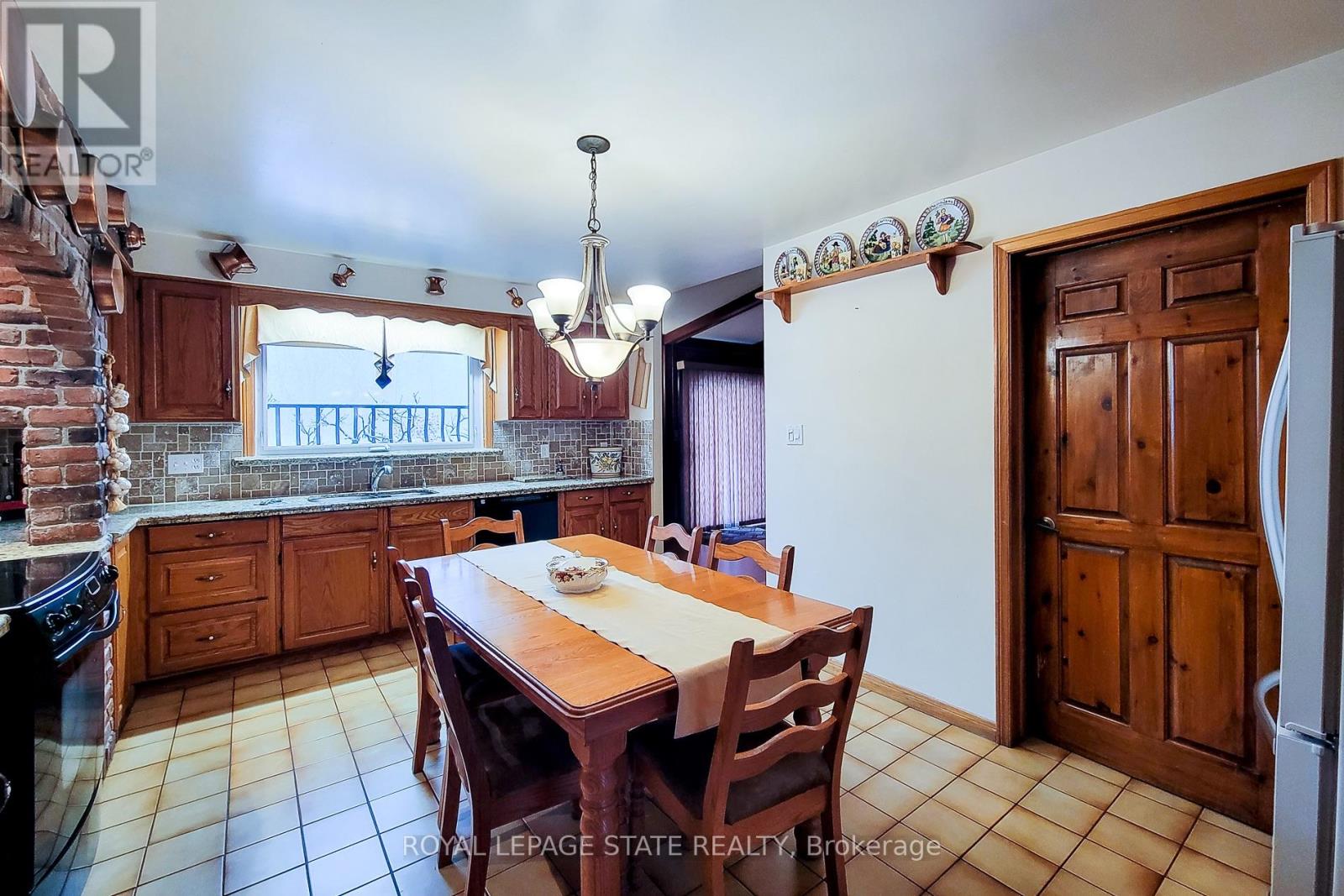 52 Elena Court, Hamilton, Ontario  L9C 7P7 - Photo 15 - X12894724