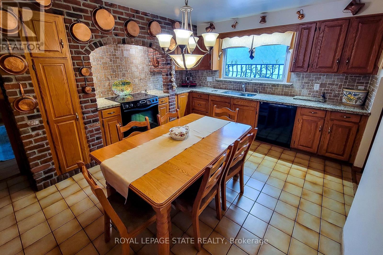 52 Elena Court, Hamilton, Ontario  L9C 7P7 - Photo 17 - X12894724