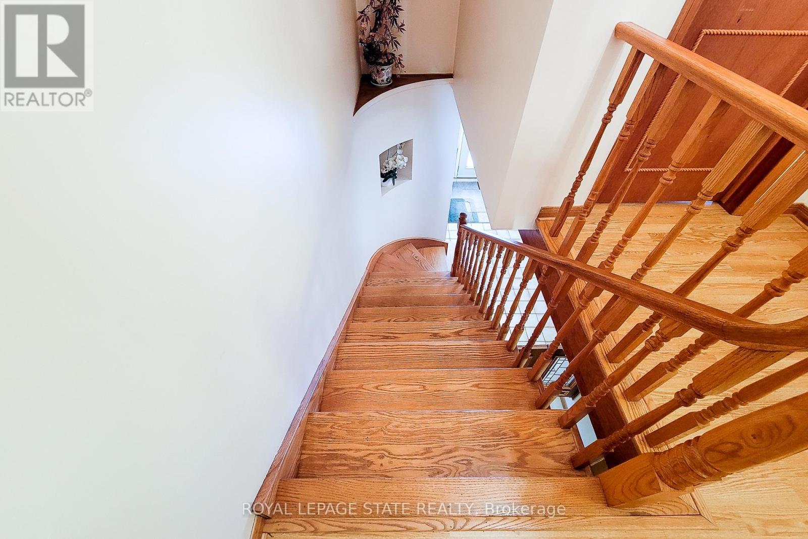 52 Elena Court, Hamilton, Ontario  L9C 7P7 - Photo 32 - X12894724