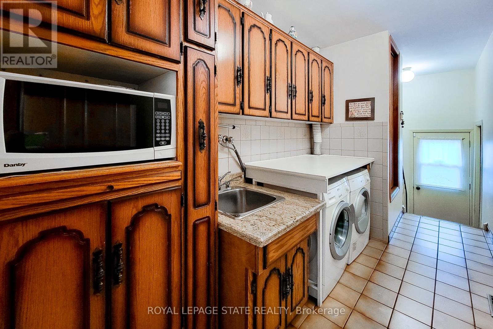 52 Elena Court, Hamilton, Ontario  L9C 7P7 - Photo 33 - X12894724