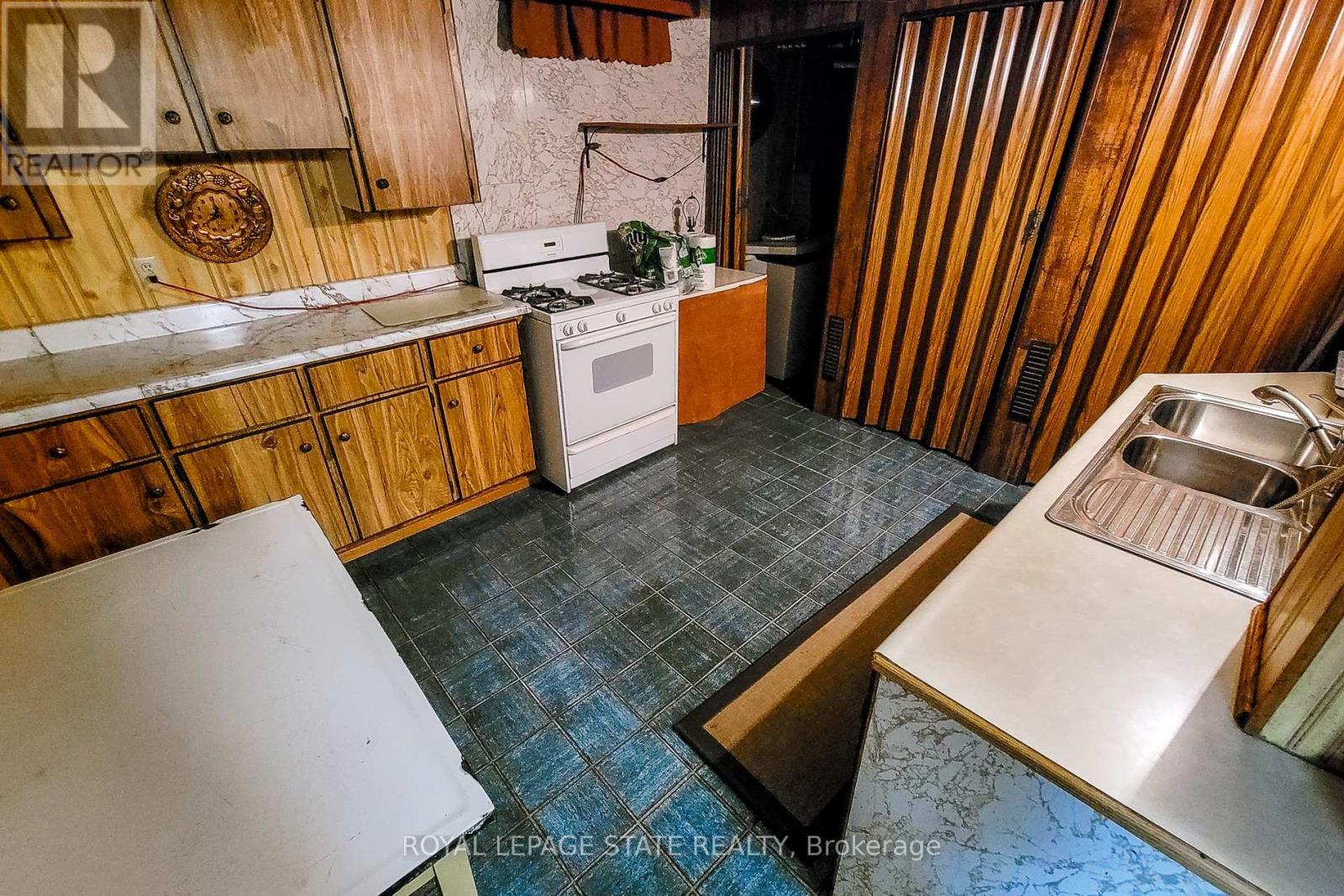 52 Elena Court, Hamilton, Ontario  L9C 7P7 - Photo 43 - X12894724