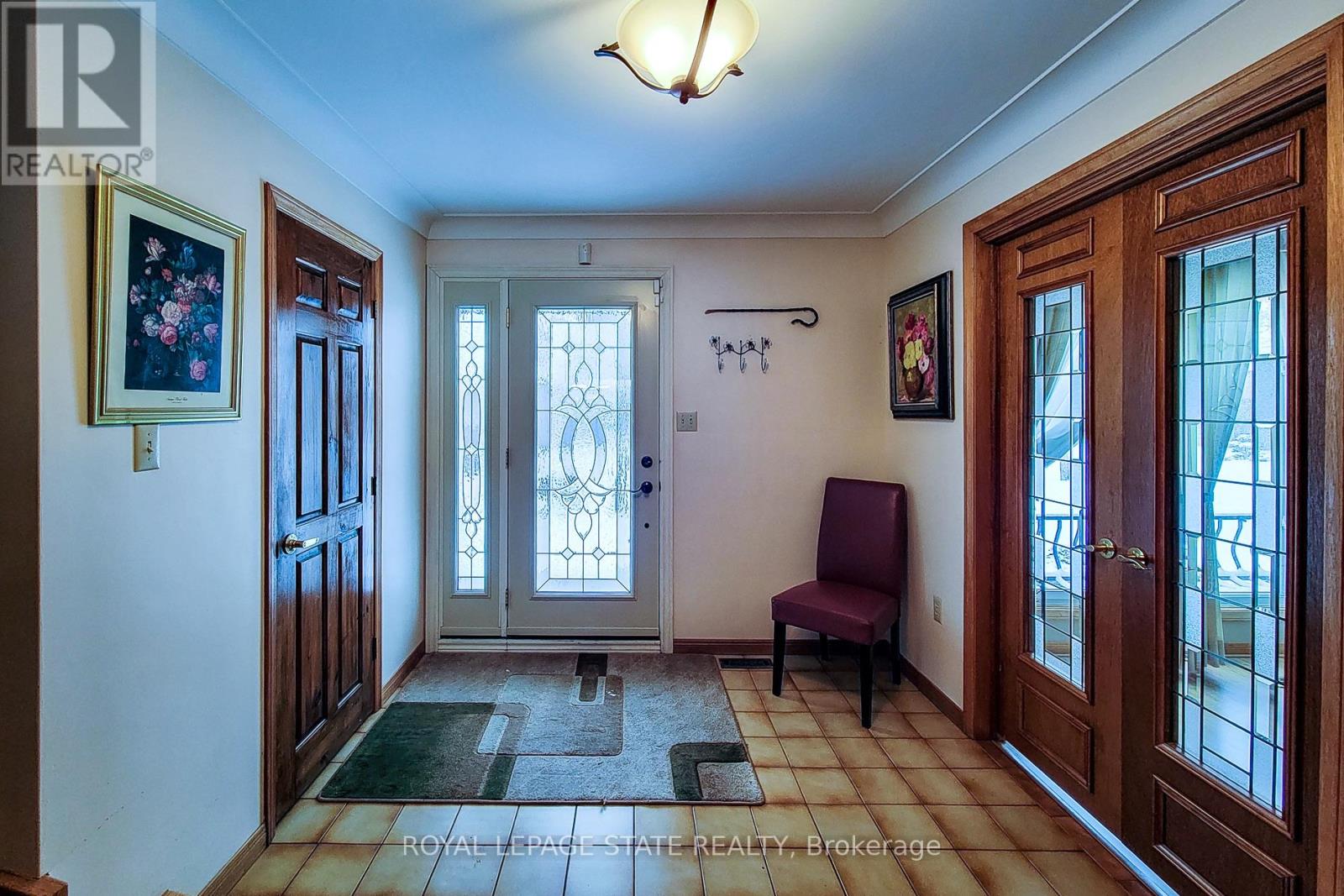 52 Elena Court, Hamilton, Ontario  L9C 7P7 - Photo 8 - X12894724