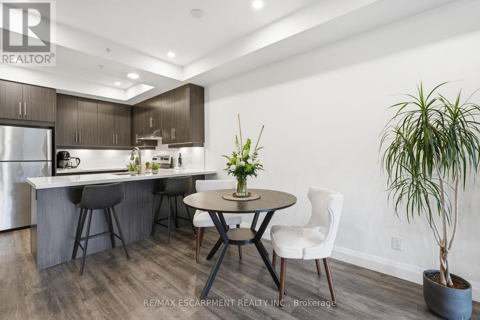 201 - 30 Hamilton Street S, Hamilton, Ontario  L8B 1V8 - Photo 17 - X12894790