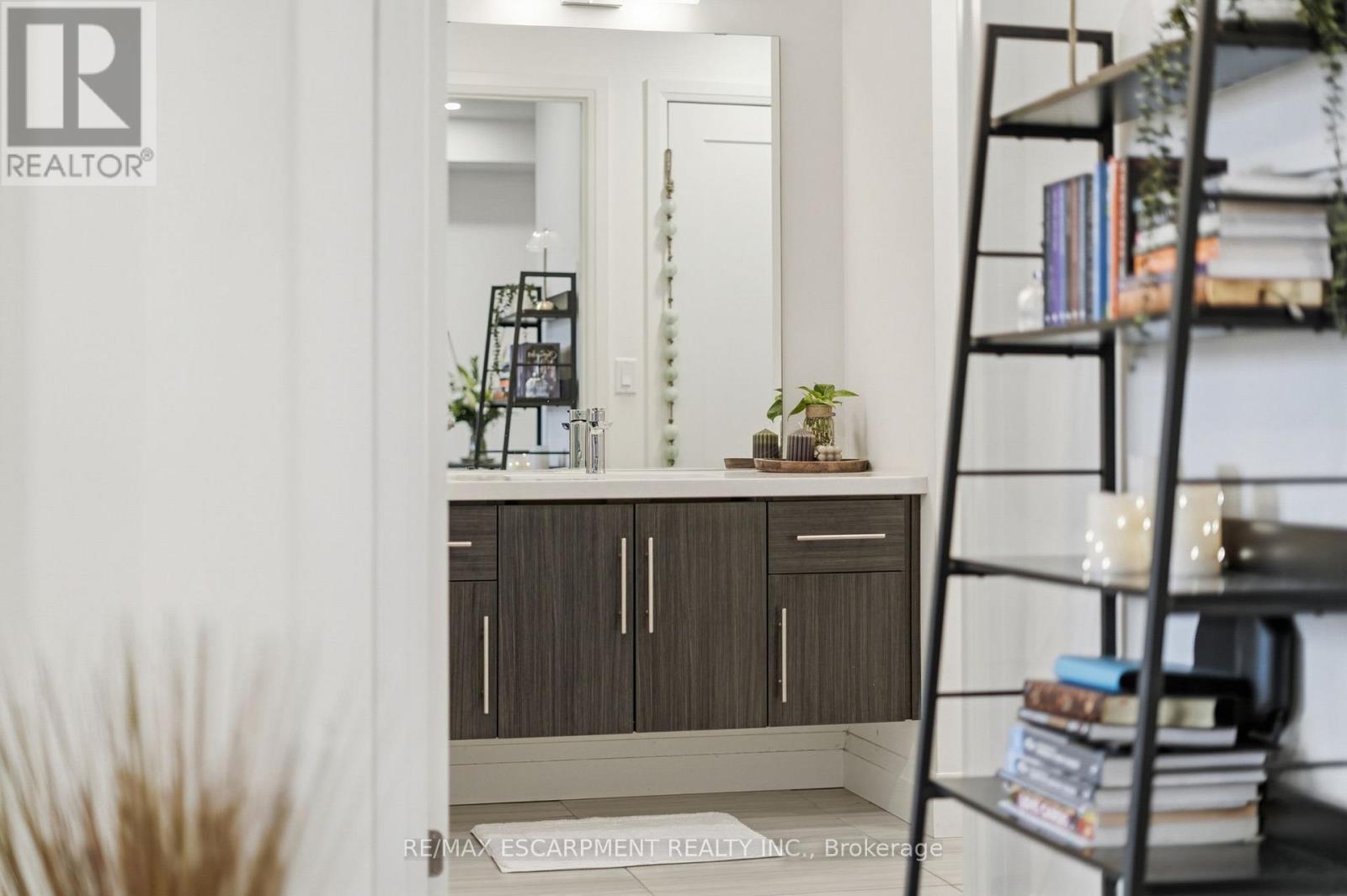 201 - 30 Hamilton Street S, Hamilton, Ontario  L8B 1V8 - Photo 27 - X12894790