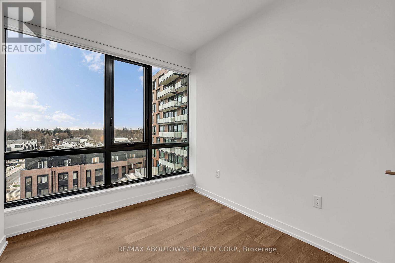 517 - 251 Masonry Way, Mississauga, Ontario  L5H 0B2 - Photo 6 - W12802984