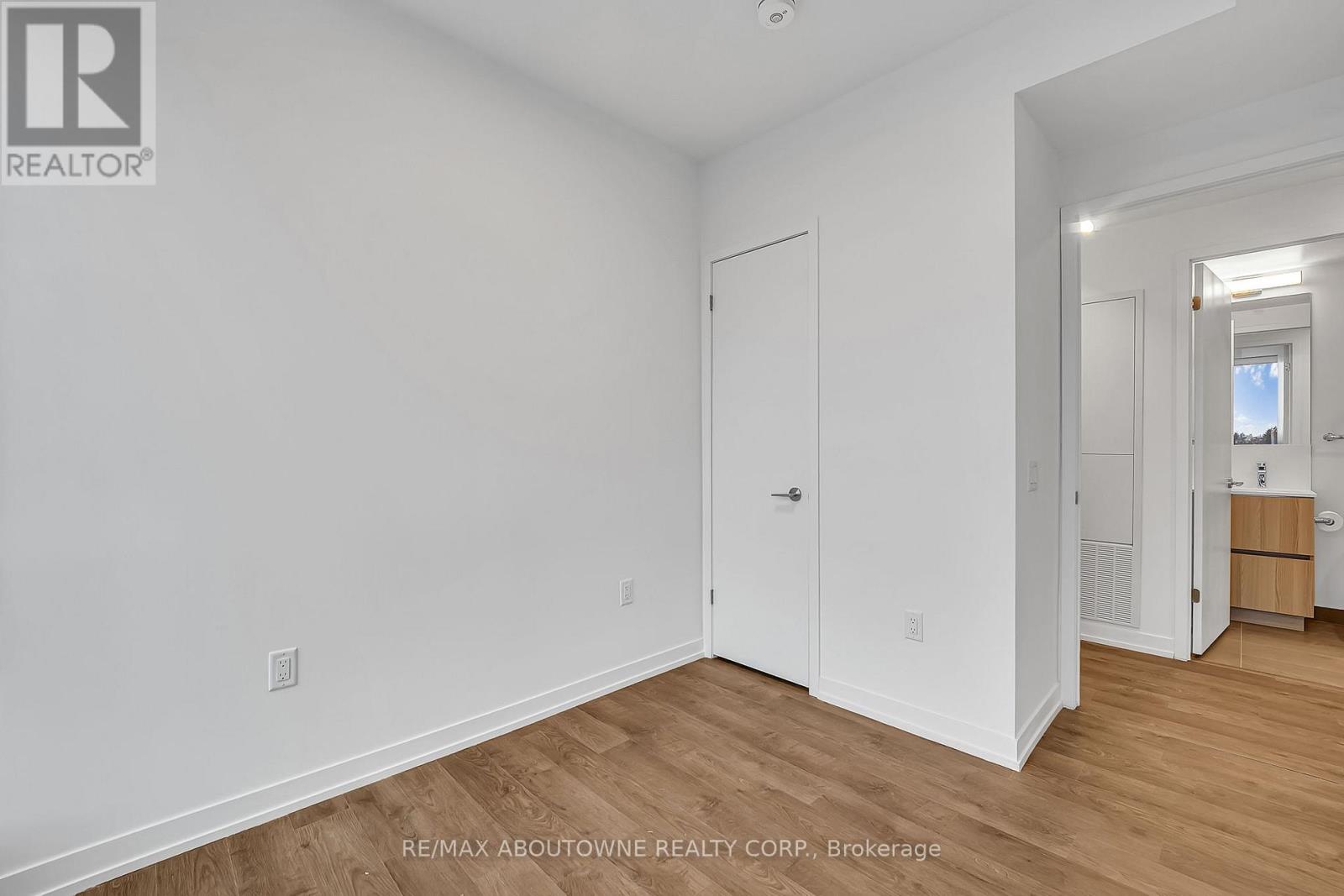 517 - 251 Masonry Way, Mississauga, Ontario  L5H 0B2 - Photo 19 - W12802984