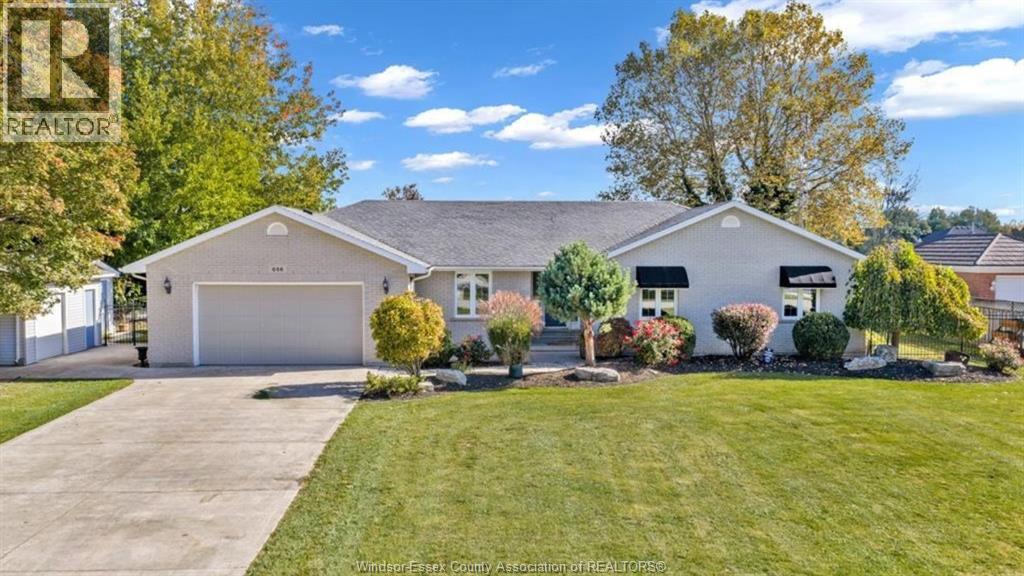 656 Markham, Lakeshore, Ontario  N0P 2L0 - Photo 1 - 26005625