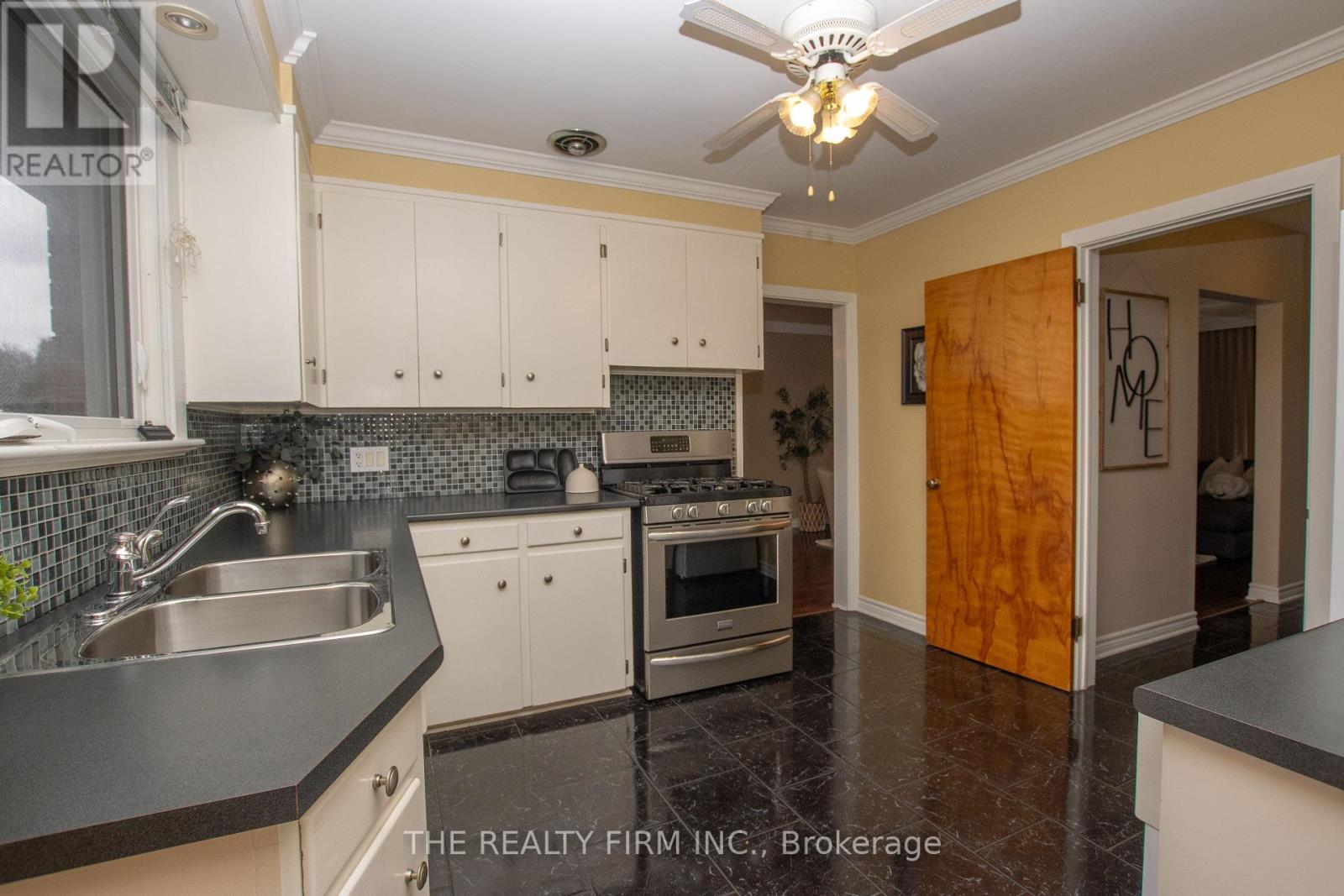 424 Base Line Road E, London South, Ontario  N6C 2P6 - Photo 17 - X12894992