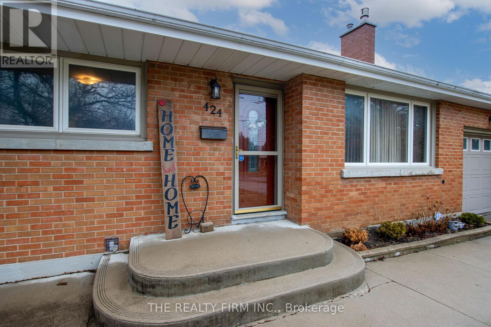 424 Base Line Road E, London South, Ontario  N6C 2P6 - Photo 4 - X12894992