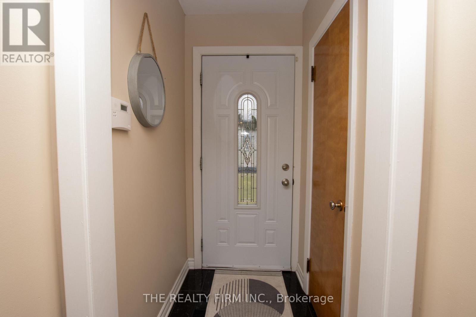 424 Base Line Road E, London South, Ontario  N6C 2P6 - Photo 5 - X12894992