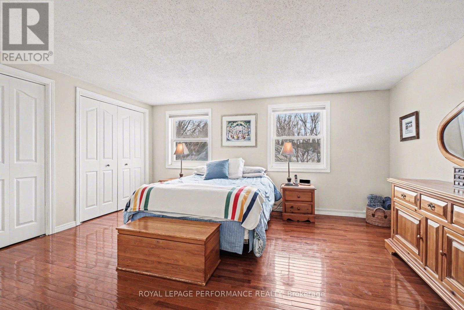 299 Mockingbird Drive, Ottawa, Ontario  K1E 2A4 - Photo 17 - X12895060