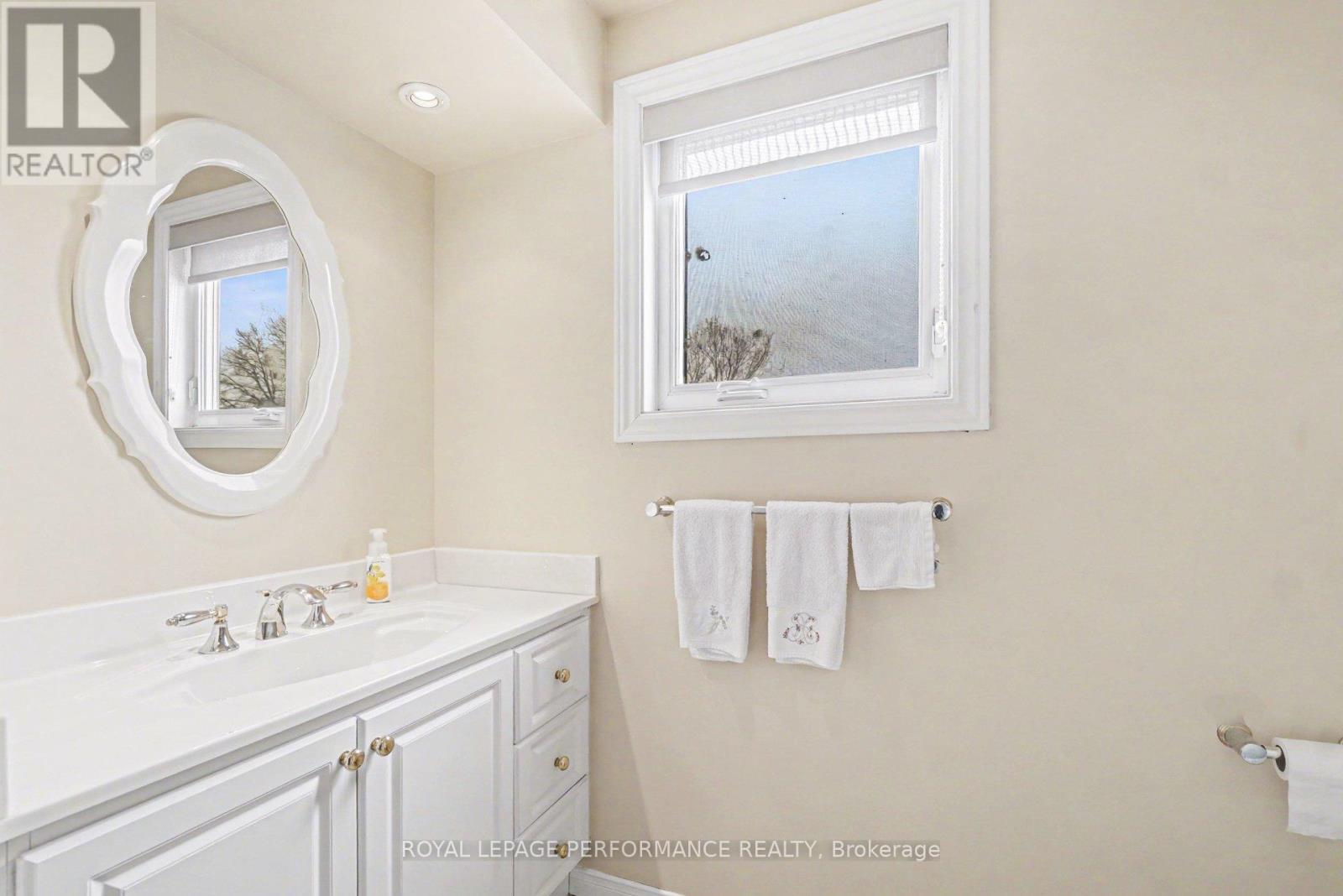 299 Mockingbird Drive, Ottawa, Ontario  K1E 2A4 - Photo 25 - X12895060