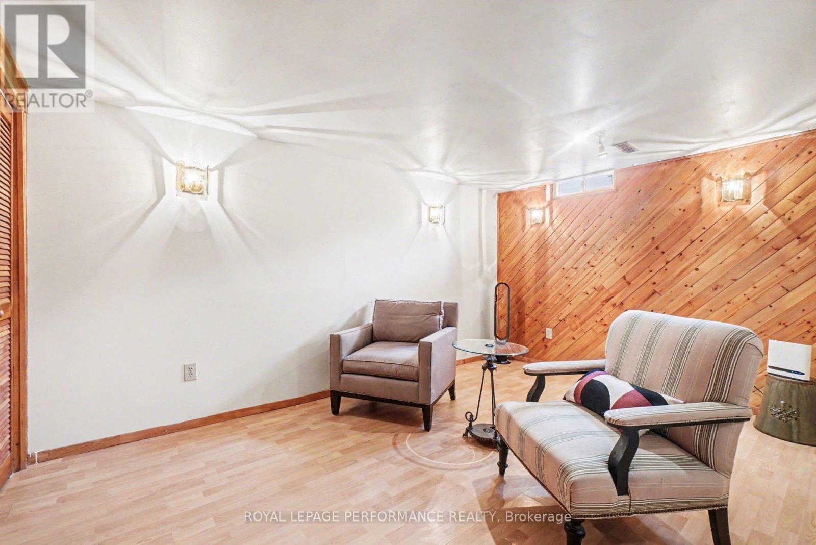 299 Mockingbird Drive, Ottawa, Ontario  K1E 2A4 - Photo 28 - X12895060