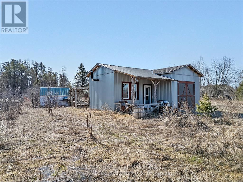 18 Wolford Centre Avenue, Merrickville-Wolford, Ontario  K0G 1N0 - Photo 2 - X12895114