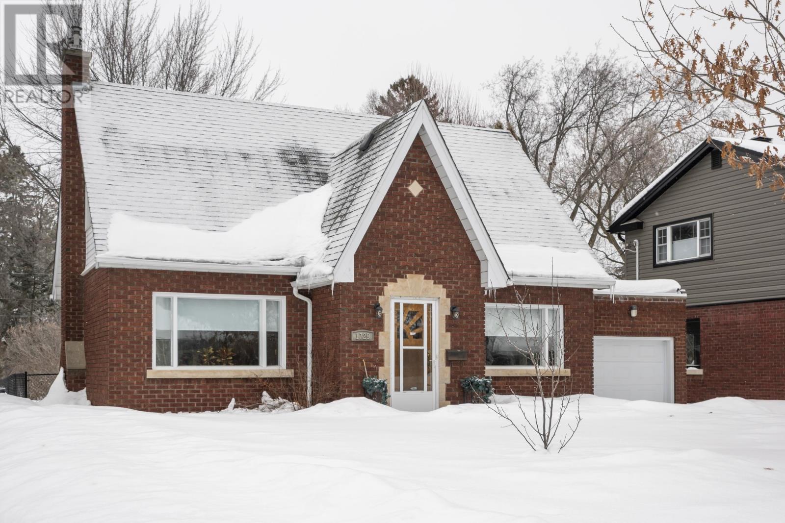 1729 Mcgregor Ave, Thunder Bay, Ontario  P7E 5E9 - Photo 3 - TB2600401