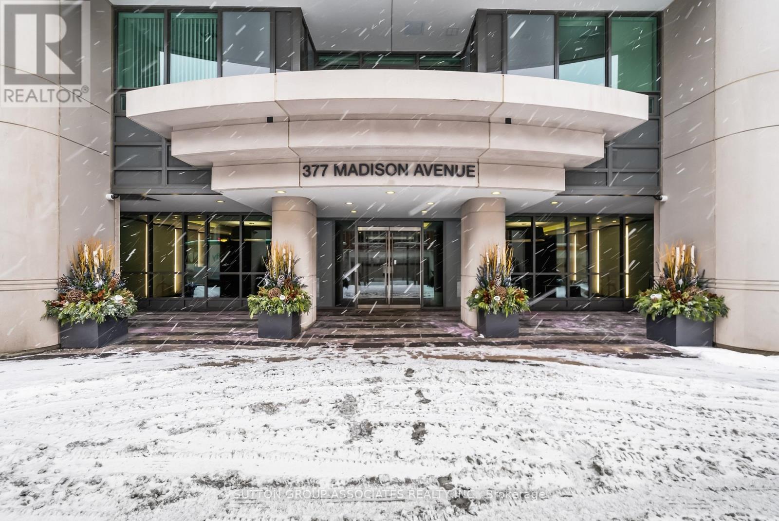 502 - 377 MADISON AVENUE, Toronto, Ontario