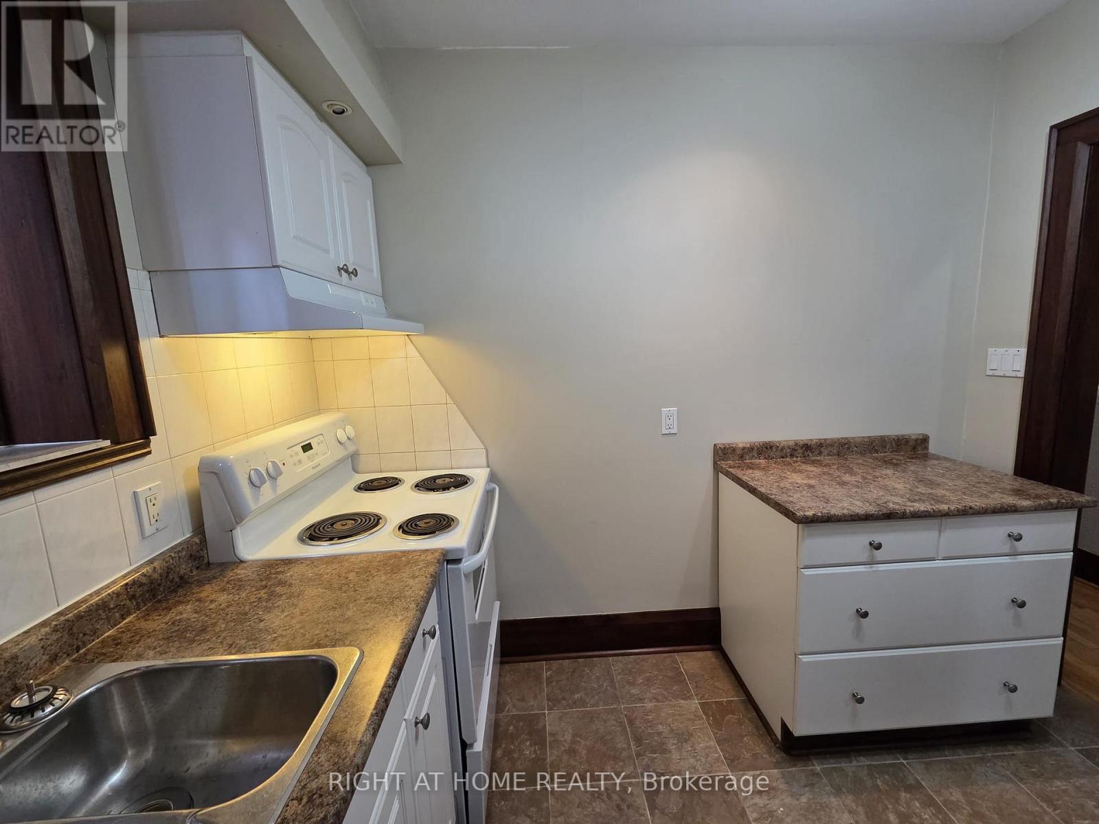 1 - 20 Teddington Park Avenue, Toronto, Ontario  M4N 2C3 - Photo 22 - C12895094