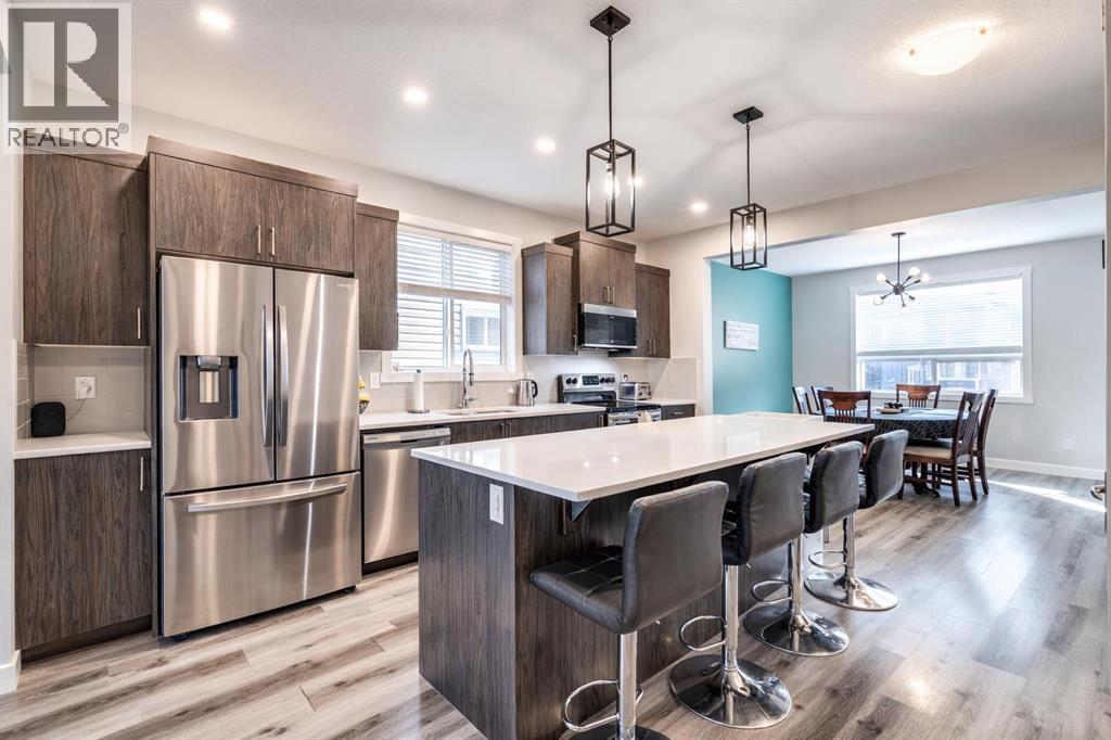 429 South Point Glen Sw, Airdrie, Alberta  T4B 4L1 - Photo 7 - A2293563