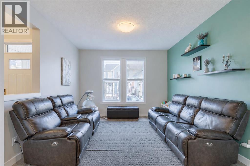 429 South Point Glen Sw, Airdrie, Alberta  T4B 4L1 - Photo 5 - A2293563