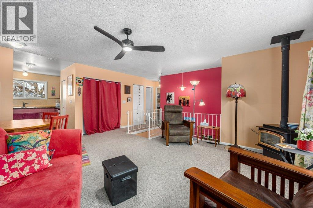 2695 Young Place, Kamloops, British Columbia V2B 8A4 - Photo 6 - 10376832