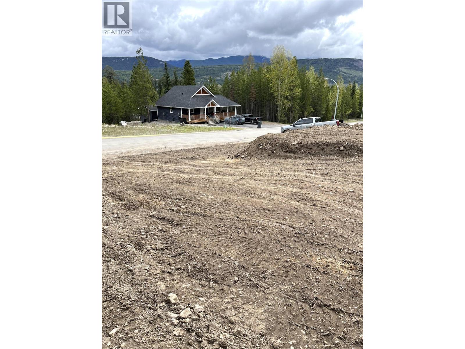 83 Deerborne Drive, Elkford, British Columbia  V0B 1H0 - Photo 4 - 10379903