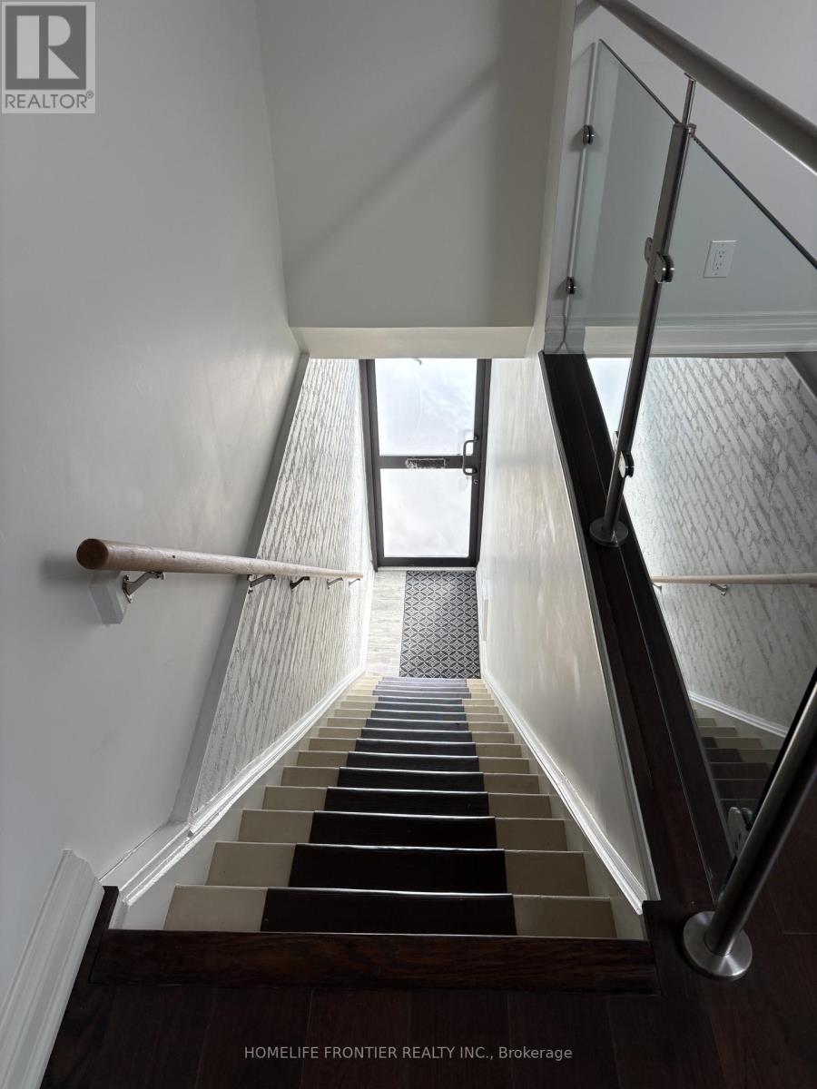 2nd Floor - 2914 Danforth Avenue, Toronto, Ontario  M4C 1M1 - Photo 13 - E12894908