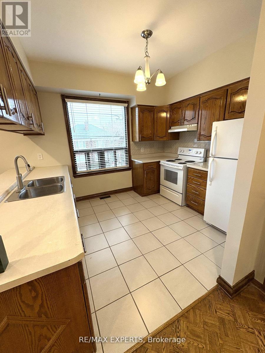 Unit A - 287 Sammon Avenue, Toronto, Ontario  M4J 1Z9 - Photo 9 - E12895026