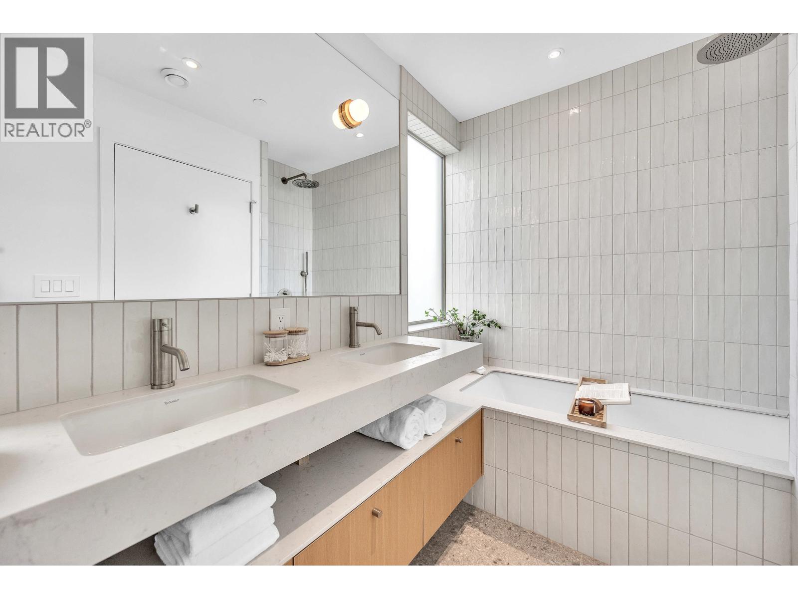 2 2915 E 5th Avenue, Vancouver, British Columbia  V5M 1N6 - Photo 21 - R3101017