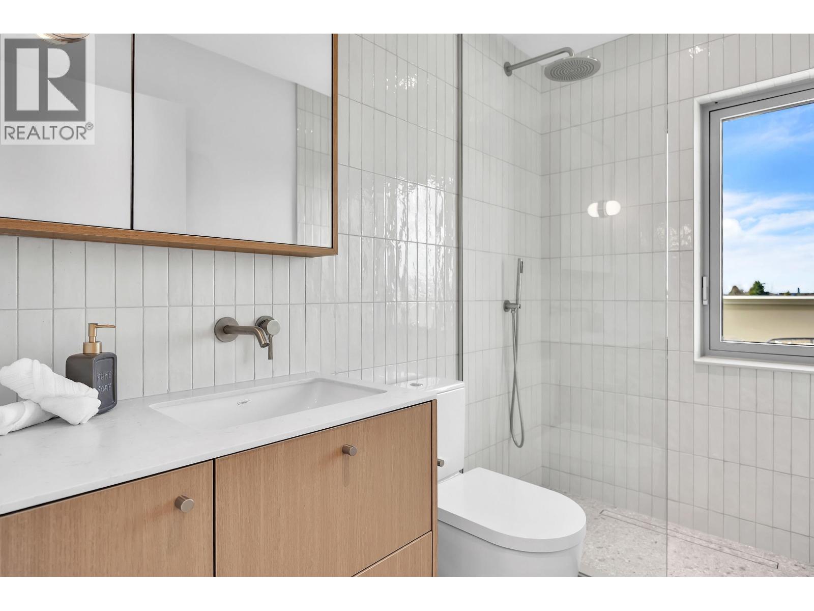 2 2915 E 5th Avenue, Vancouver, British Columbia  V5M 1N6 - Photo 28 - R3101017