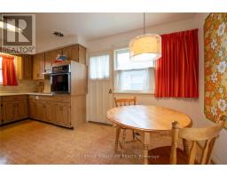 UPPER - 28 ESTHER LORRIE DRIVE, Toronto, Ontario