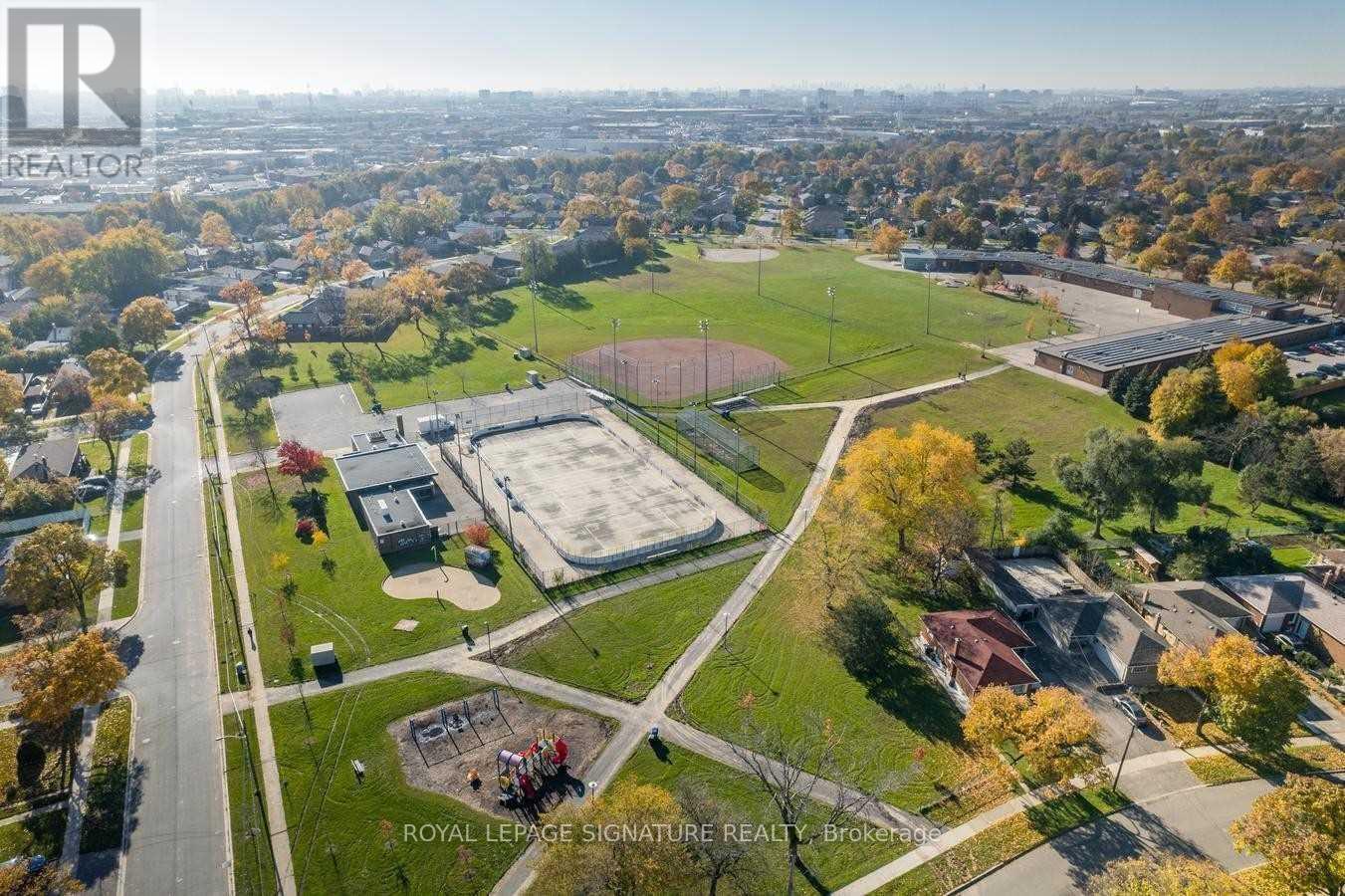 Upper - 28 Esther Lorrie Drive, Toronto (West Humber-Clairville), Ontario  M9W 4T8 - Photo 9 - W12834668