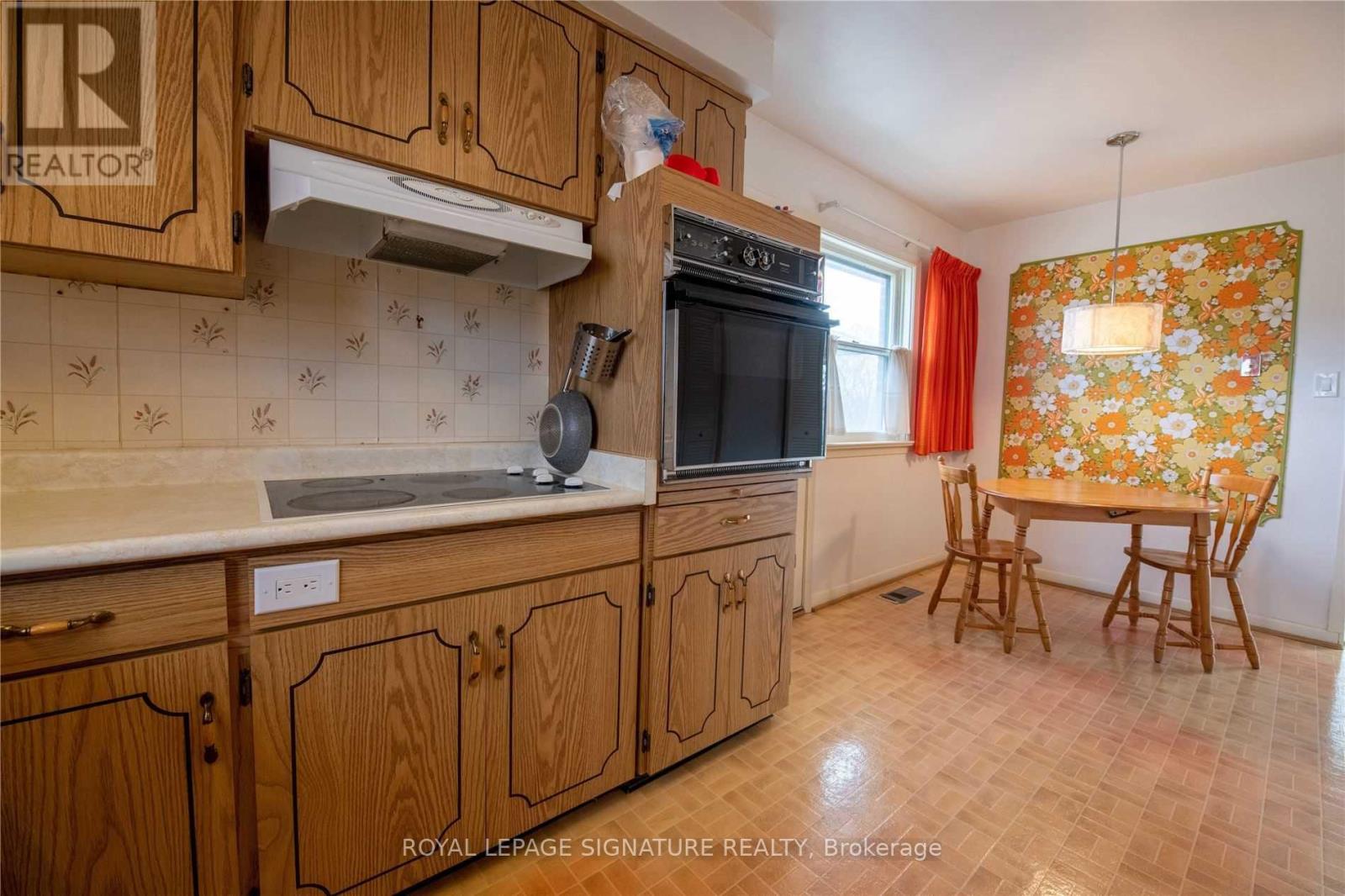 Upper - 28 Esther Lorrie Drive, Toronto (West Humber-Clairville), Ontario  M9W 4T8 - Photo 2 - W12834668